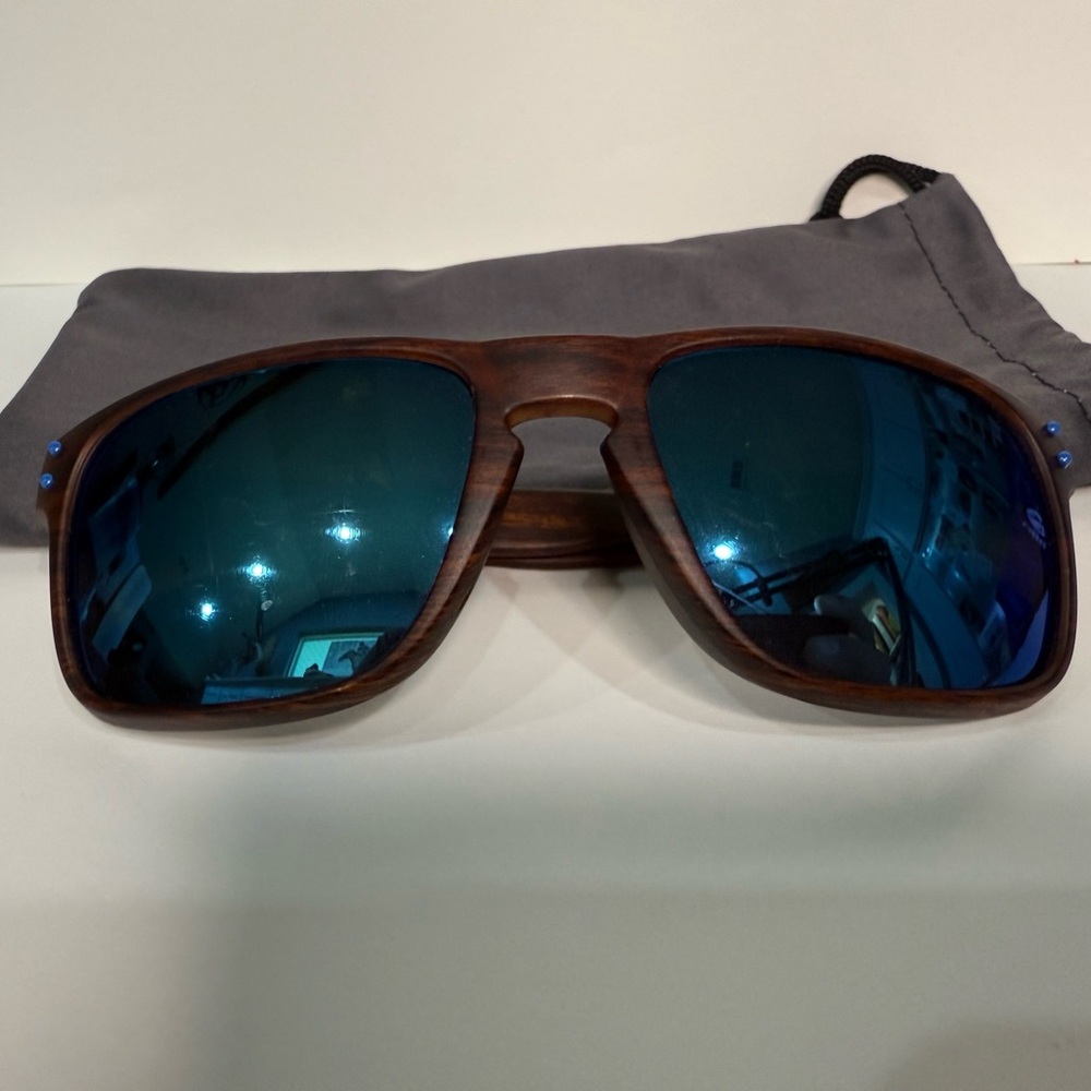 Stylish Blue Lens Sunglasses with Wood Frame